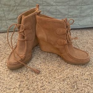 Lucky Brand size 8 brown shoes. Barely worn